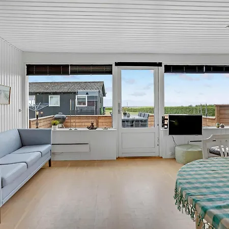 別荘 Beach Front Home In Haderslev With Wifi